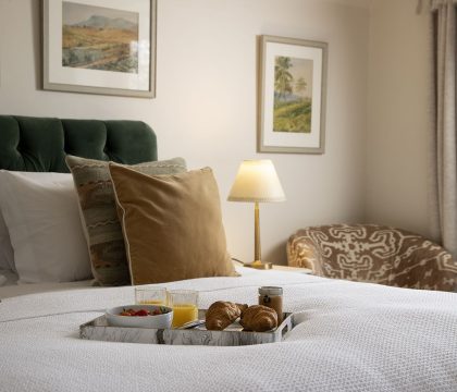 Keepers Lodge Principle Bedroom - StayCotswold