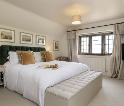Keepers Lodge Principle Bedroom - StayCotswold