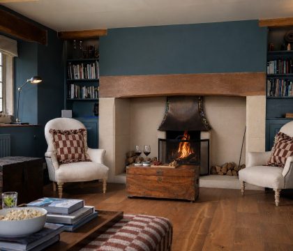 Keepers Lodge Cinema Room - StayCotswold