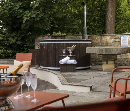 The Pool House Outside - StayCotswold