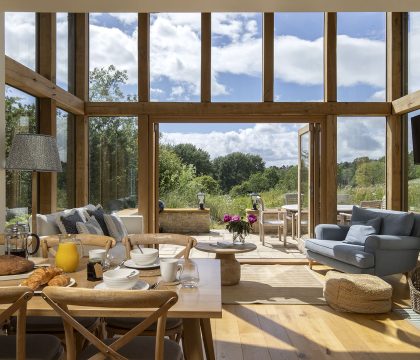 The Tractor Shed Sitting Area - StayCotswold