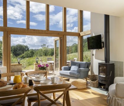The Tractor Shed Sitting Area - StayCotswold