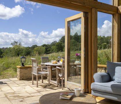 The Tractor Shed Sitting Area - StayCotswold