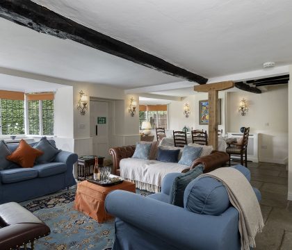 Closes Farm Cottage Sitting/Dining Areas - StayCotswold