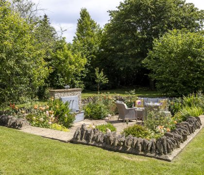 Ascott Earl House Outside - StayCotswold