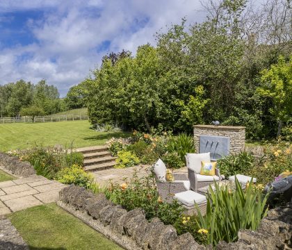 Ascott Earl House Outside - StayCotswold