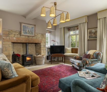 Ascott Earl House Family Room - StayCotswold