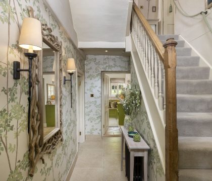 Ascott Earl House Hall - StayCotswold