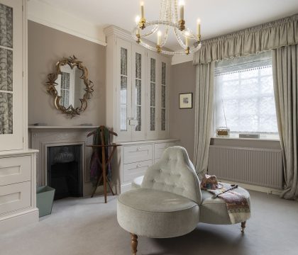 Ascott Earl House Dressing Room - StayCotswold