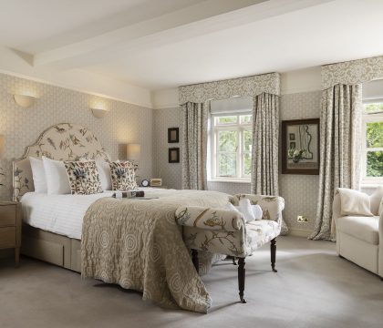 Ascott Earl House Primary Bedroom - StayCotswold