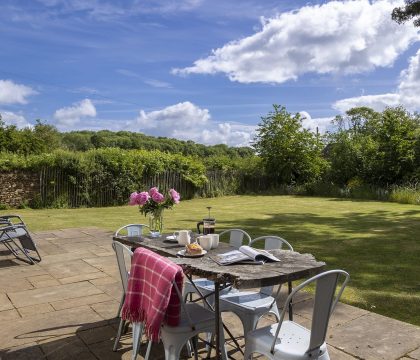 1 Manor Farm Cottage Garden - StayCotswold