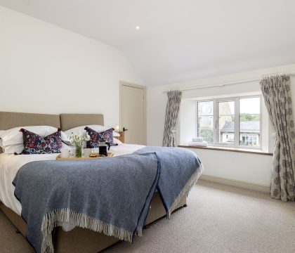 1 Manor Farm Cottage Primary Bedroom - StayCotswold