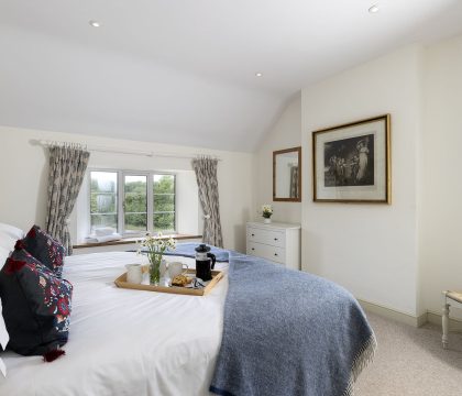 1 Manor Farm Cottage Primary Bedroom - StayCotswold