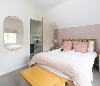 Lulham Bedroom 3 - StayCotswold