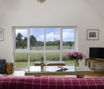 2 Manor Farm Cottage Sitting Room - StayCotswold
