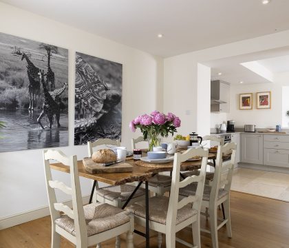 2 Manor Farm Cottage Dining Room - StayCotswold