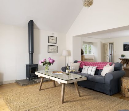 2 Manor Farm Cottage Sitting Room - StayCotswold