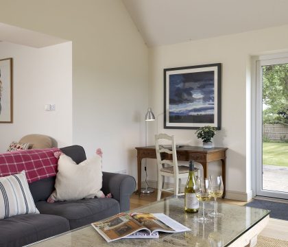 2 Manor Farm Cottage Sitting Room - StayCotswold