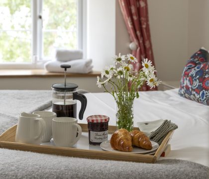 2 Manor Farm Cottage Primary Bedroom - StayCotswold