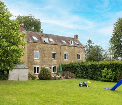 Holly Cottage Garden - StayCotswold