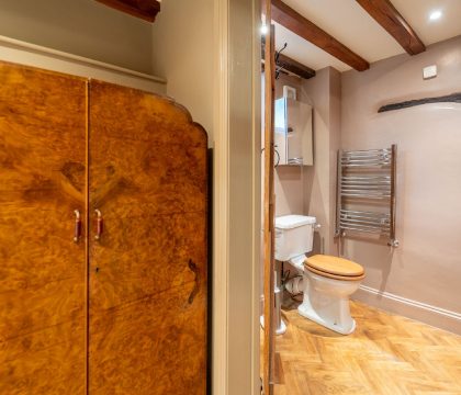 The Mill Bedroom 2 Ensuite - StayCotswold