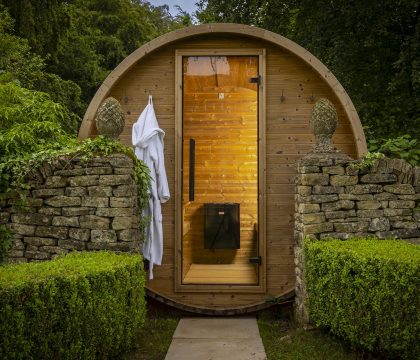 Keepers Lodge Garden - StayCotswold