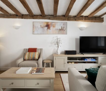 The Mews Hideaway Sitting Area - StayCotswold