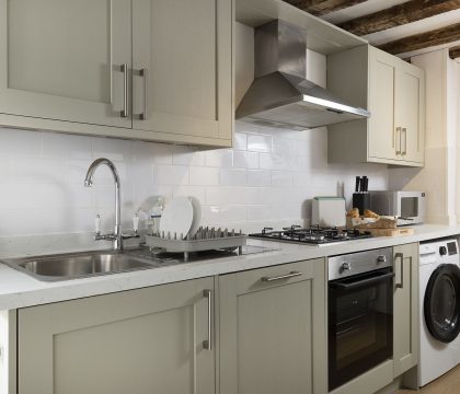 The Mews Hideaway Kitchen/Dining Area - StayCotswold
