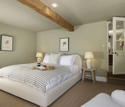 The Green Primary Bedroom - StayCotswold