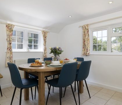 Murray's Cottage Kitchen - StayCotswold