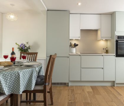 Claire's Cottage Kitchen - StayCotswold