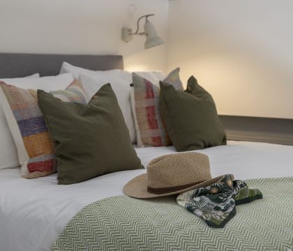 The Old Abattoir Bedroom - StayCotswold