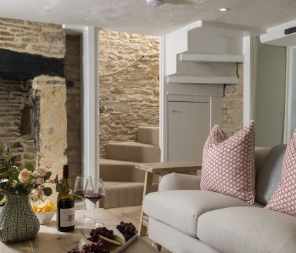 4 Wraggs Row Sitting Room - StayCotswold