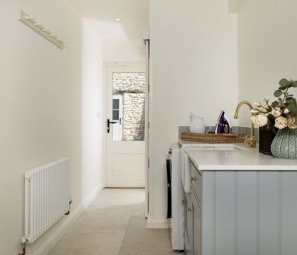 4 Wraggs Row Utility - StayCotswold