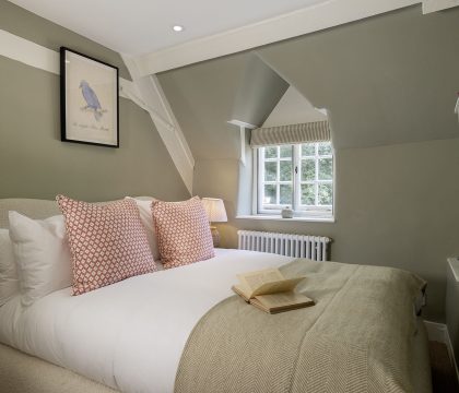 4 Wraggs Row Bedroom 3 - StayCotswold