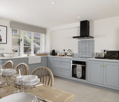 4 Wraggs Row Kitchen/Diner - StayCotswold