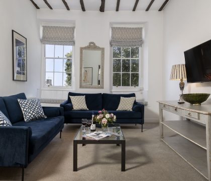 The Haven Sitting Room - StayCotswold