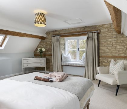 Yew Tree Farmhouse Bedroom 2 - StayCotswold