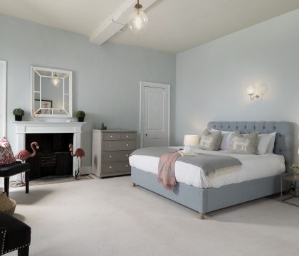 Yew Tree Farmhouse Bedroom 3 - StayCotswold