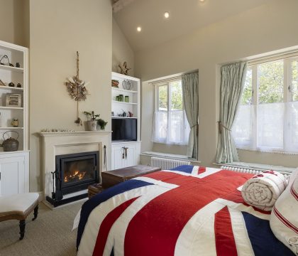 The Digs Bedroom/Sitting Area- StayCotswold