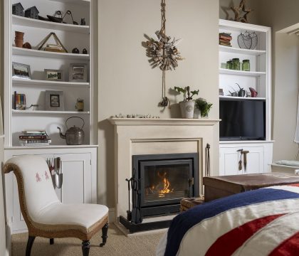 The Digs Bedroom/Sitting Area- StayCotswold