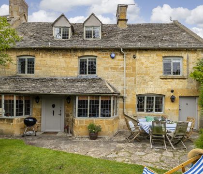 Closes Farm Cottage Outside - StayCotswold