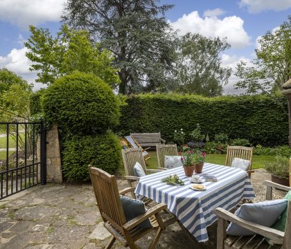 Closes Farm Cottage Outside - StayCotswold