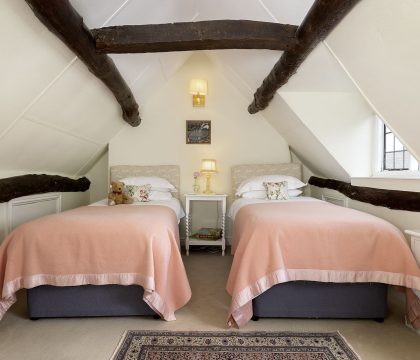 Closes Farm Cottage Bedroom 2 - StayCotswold