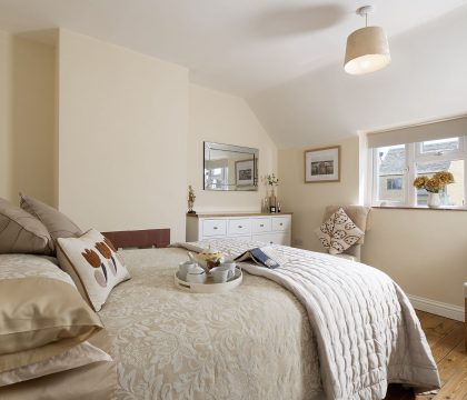Orchard Cottage Primary Bedroom - StayCotswold