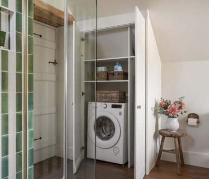 Dove Cottage Primary Bedroom Ensuite - StayCotswold