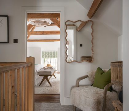 Dove Cottage Landing - StayCotswold