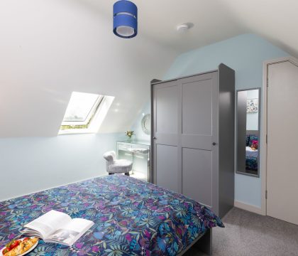 Bramley Lodge Primary Bedroom - StayCotswold