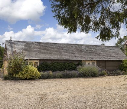 Perry Cottage Parking - StayCotswold