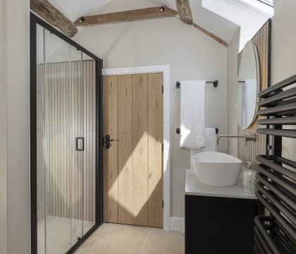 Top House Bedroom 2 Ensuite - StayCotswold